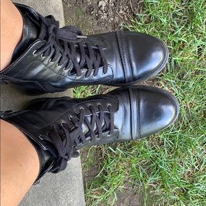 Boots 🍁Drop price 🍁 $19